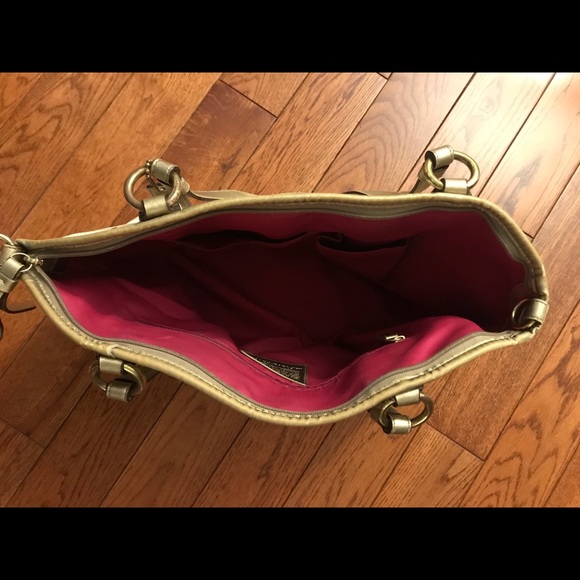 Coach shoulder bag - Picture 3 of 5